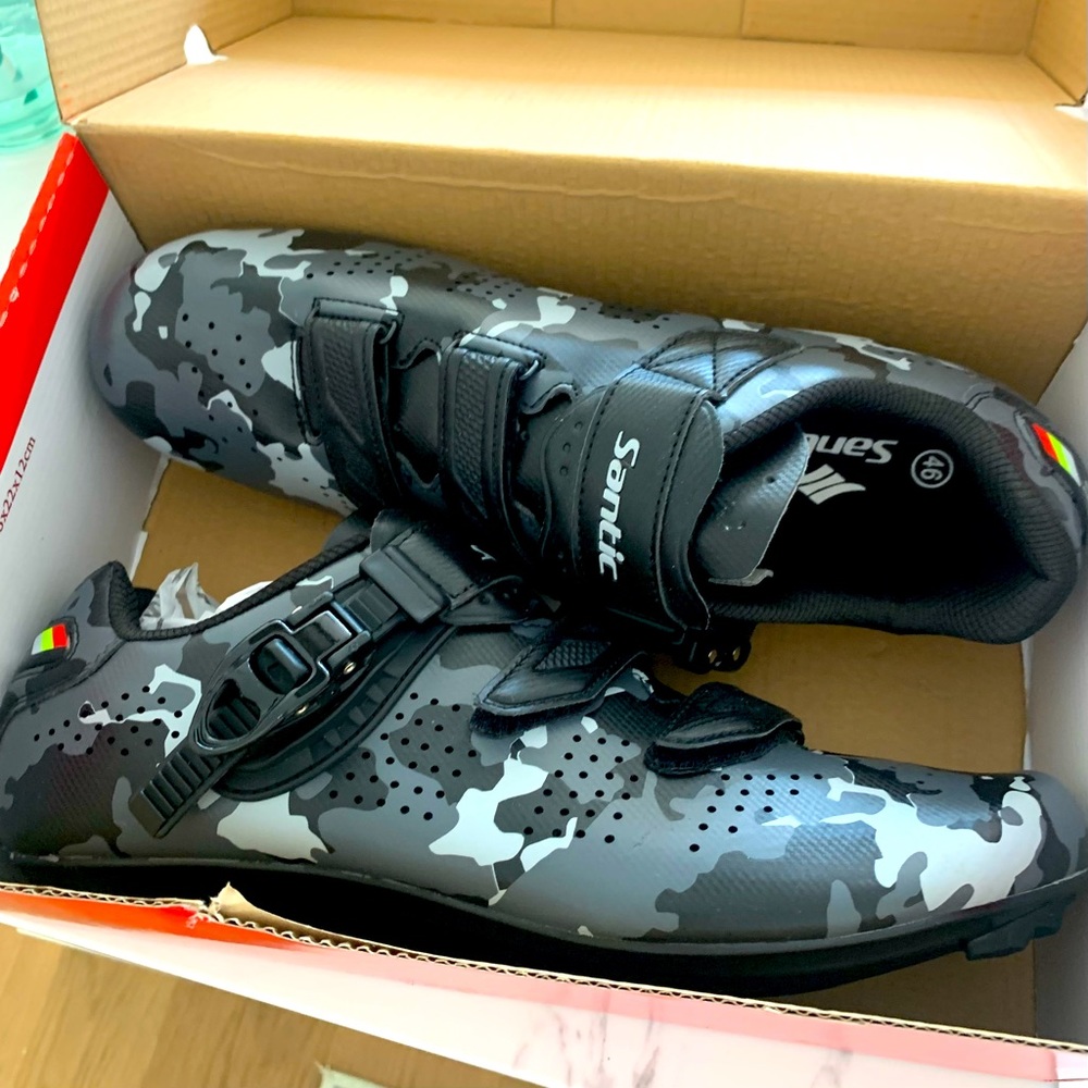 Brand new in box Santic Indoor Cycling shoes (spinning shoes).